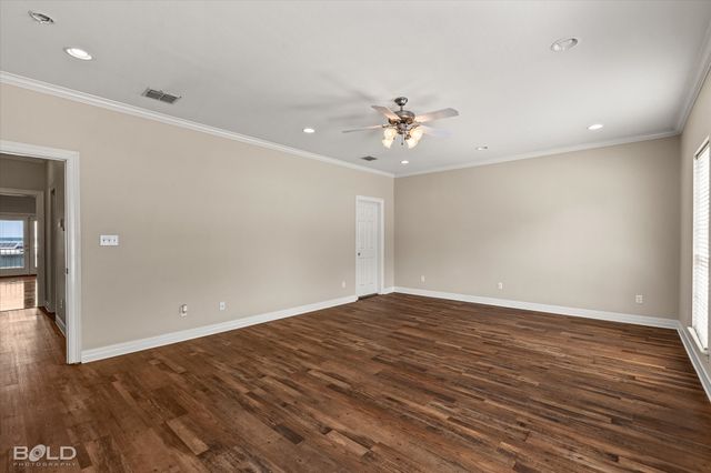 5721 S Lakeshore Drive, Shreveport, LA 71119