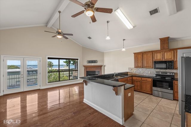 5721 S Lakeshore Drive, Shreveport, LA 71119