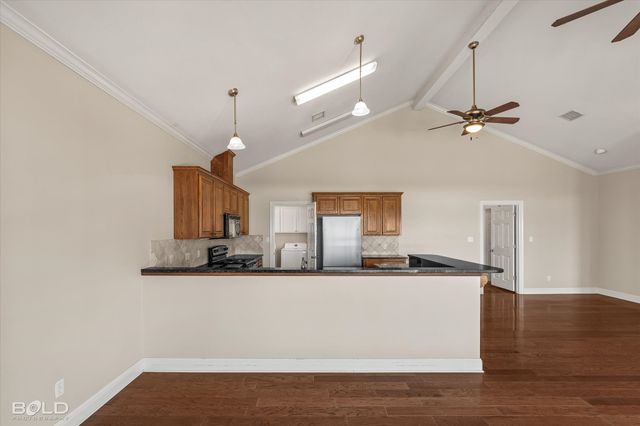 5721 S Lakeshore Drive, Shreveport, LA 71119
