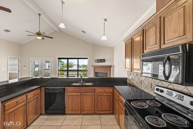 5721 S Lakeshore Drive, Shreveport, LA 71119