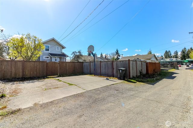 5707 N 45th Street, Tacoma, WA 98407
