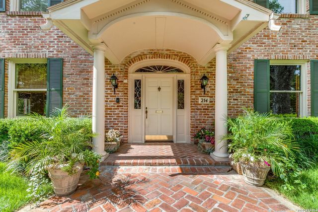 214 Terrell Rd, Terrell Hills, TX 78209