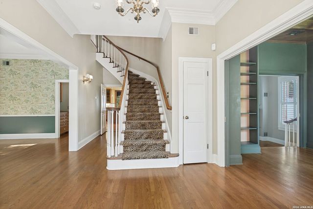 214 Terrell Rd, Terrell Hills, TX 78209