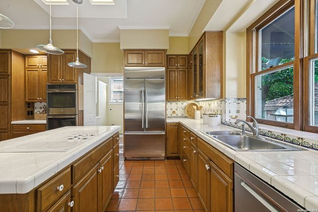 214 Terrell Rd, Terrell Hills, TX 78209