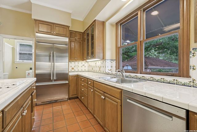 214 Terrell Rd, Terrell Hills, TX 78209