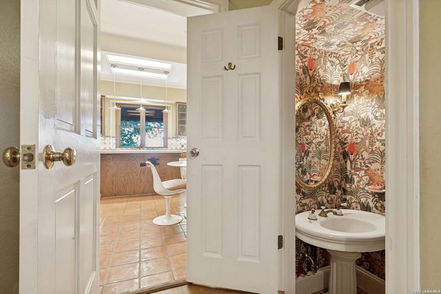 214 Terrell Rd, Terrell Hills, TX 78209