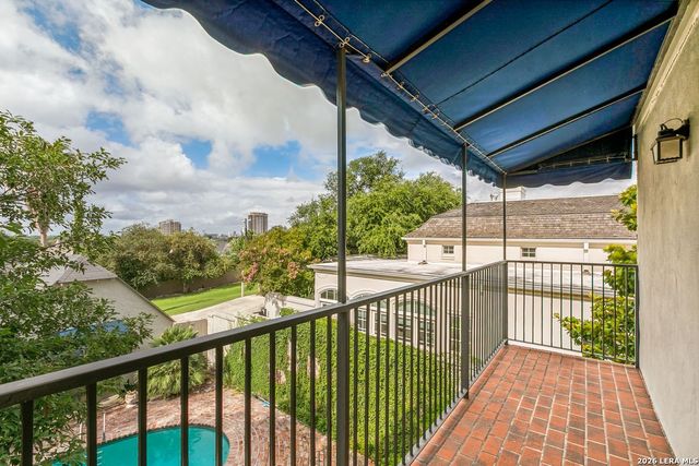214 Terrell Rd, Terrell Hills, TX 78209
