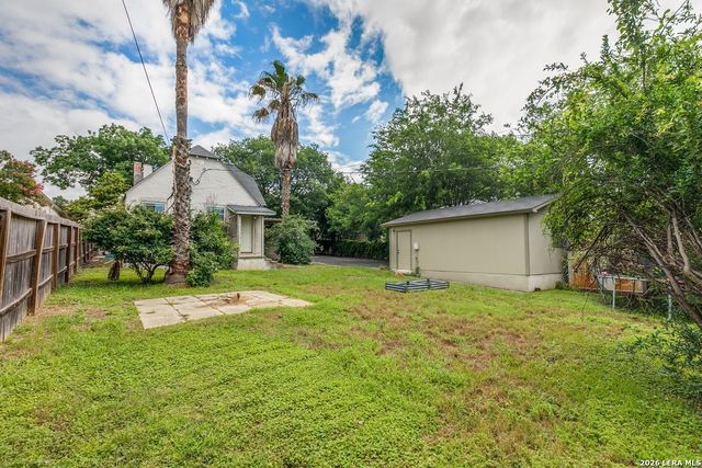 214 Terrell Rd, Terrell Hills, TX 78209