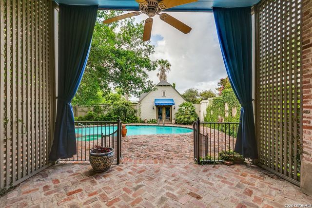 214 Terrell Rd, Terrell Hills, TX 78209