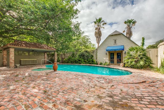 214 Terrell Rd, Terrell Hills, TX 78209