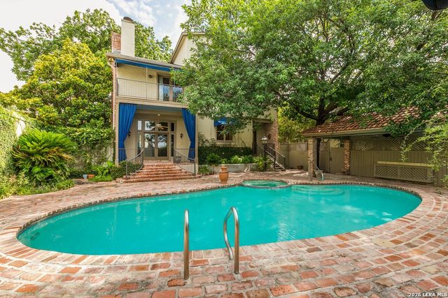 214 Terrell Rd, Terrell Hills, TX 78209