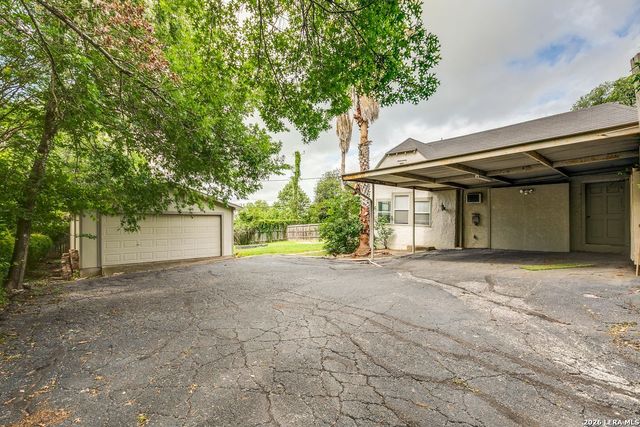 214 Terrell Rd, Terrell Hills, TX 78209