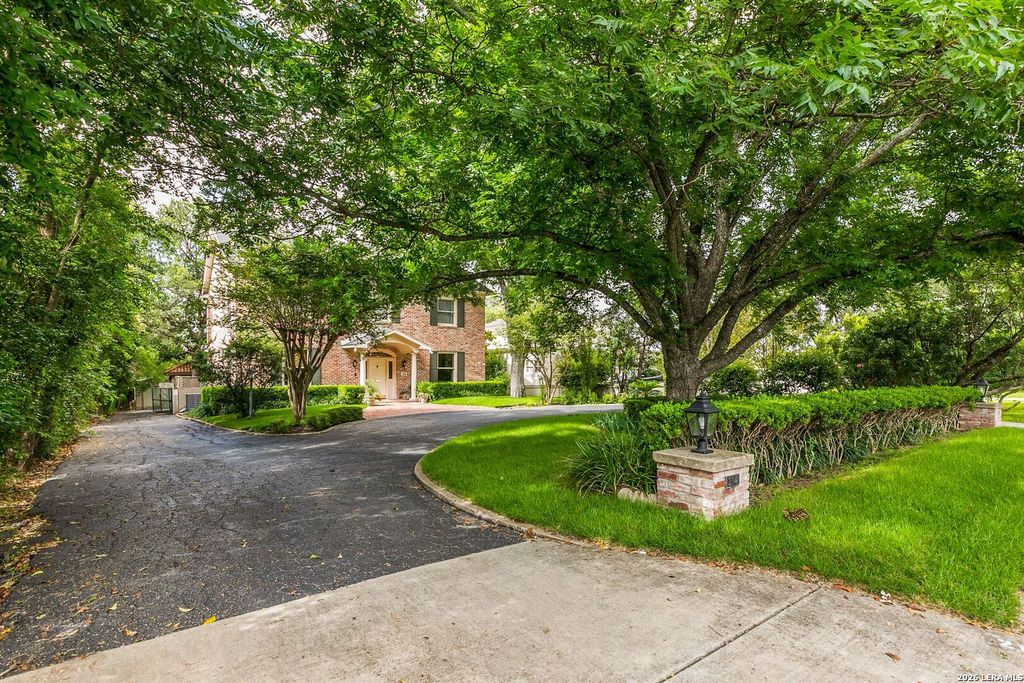 214 Terrell Rd, Terrell Hills, TX 78209