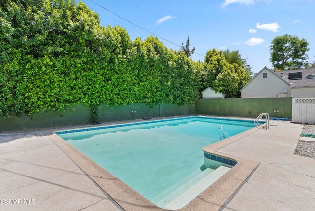 3914 Carpenter Avenue, Studio City, CA 91604