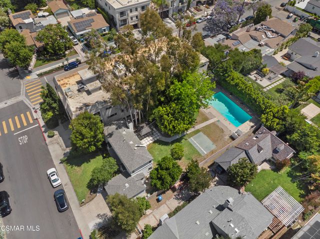 3914 Carpenter Avenue, Studio City, CA 91604