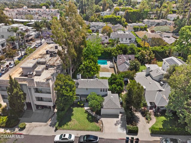 3914 Carpenter Avenue, Studio City, CA 91604