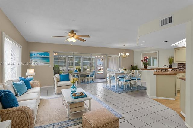 1409 SE 46th Lane 105, Cape Coral, FL 33904