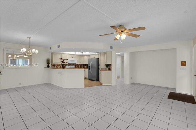 1409 SE 46th Lane 105, Cape Coral, FL 33904