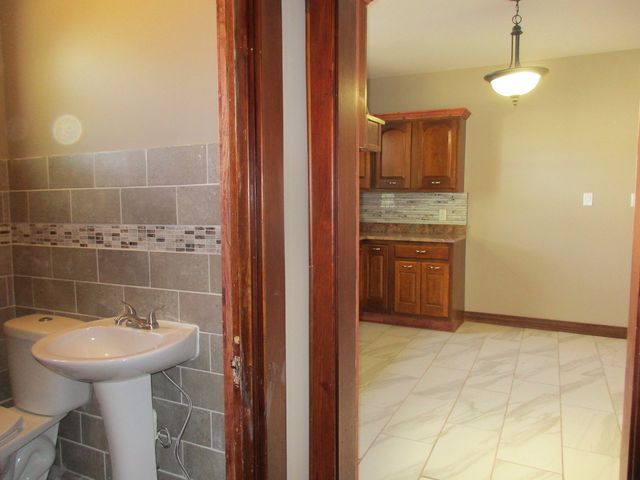 369 S Chicago Avenue, Kankakee, IL 60901