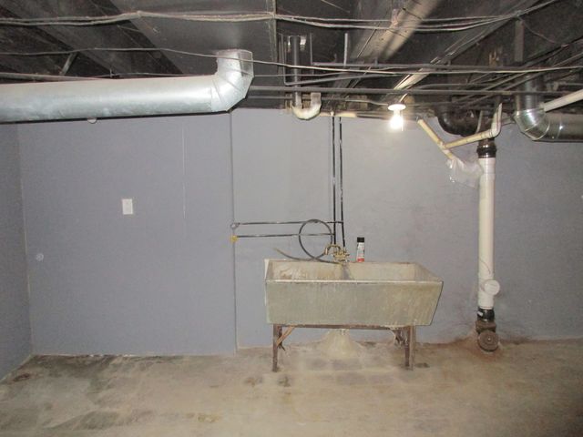 369 S Chicago Avenue, Kankakee, IL 60901