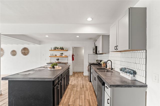 3918 Lincoln St, Corpus Christi, TX 78415