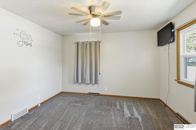 5067 S 130th Circle, Omaha, NE 68137