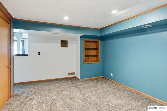 5067 S 130th Circle, Omaha, NE 68137