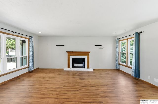 5067 S 130th Circle, Omaha, NE 68137