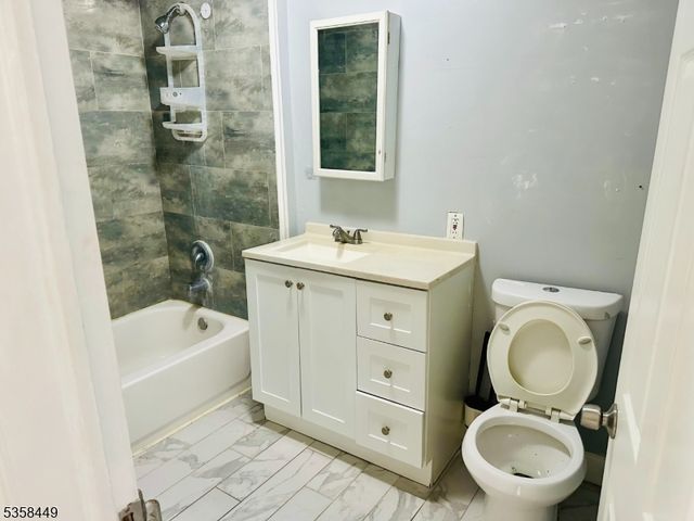 266 N 9Th St, Prospect Park Boro, NJ 07508