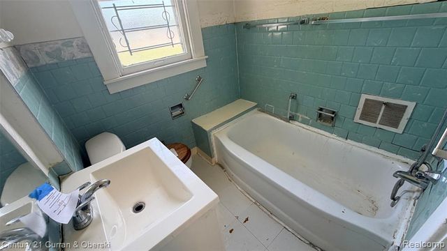 6324 Annland Street, Detroit, MI 48204