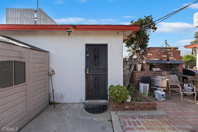 836 Woodlawn, Ontario, CA 91761