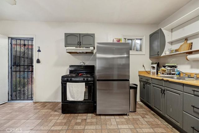 836 Woodlawn, Ontario, CA 91761