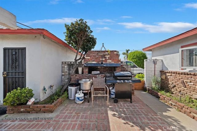 836 Woodlawn, Ontario, CA 91761