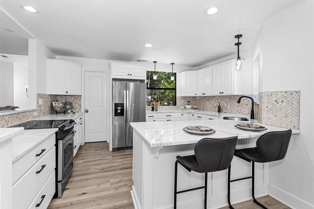 3111 Willowbend Road, Montgomery, TX 77356