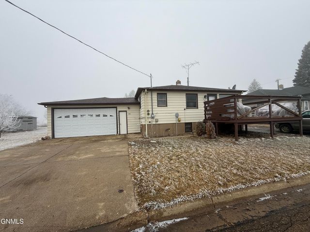 202 Montana Street S, Elgin, ND 58533 property photo