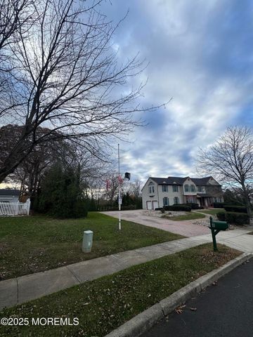 8 Ivy Lane, Wrightstown, NJ 08562