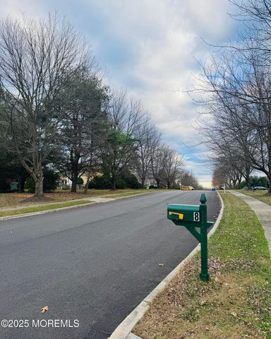 8 Ivy Lane, Wrightstown, NJ 08562