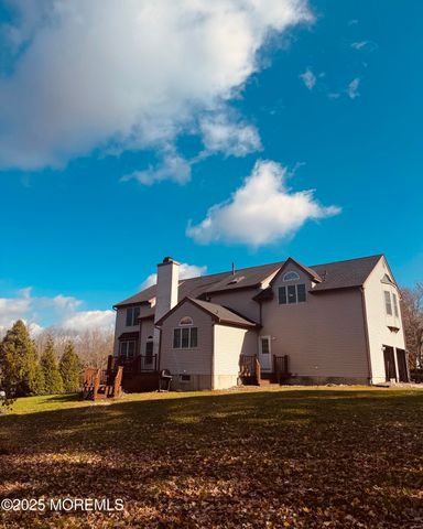 8 Ivy Lane, Wrightstown, NJ 08562