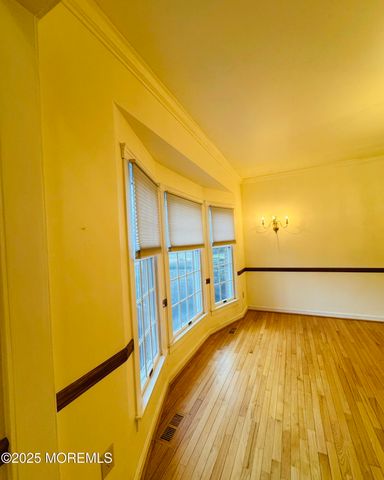 8 Ivy Lane, Wrightstown, NJ 08562