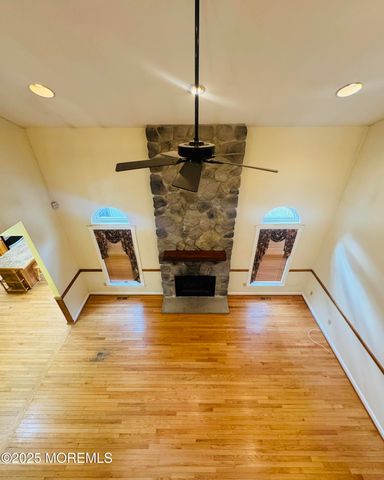 8 Ivy Lane, Wrightstown, NJ 08562