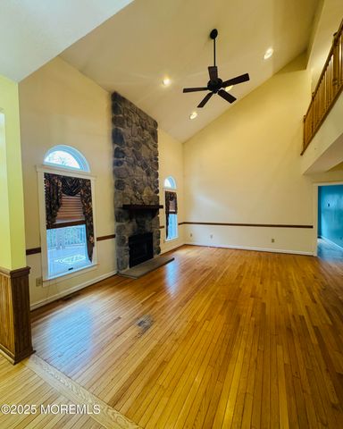 8 Ivy Lane, Wrightstown, NJ 08562