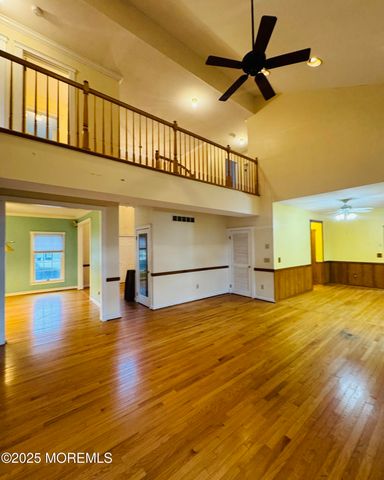 8 Ivy Lane, Wrightstown, NJ 08562