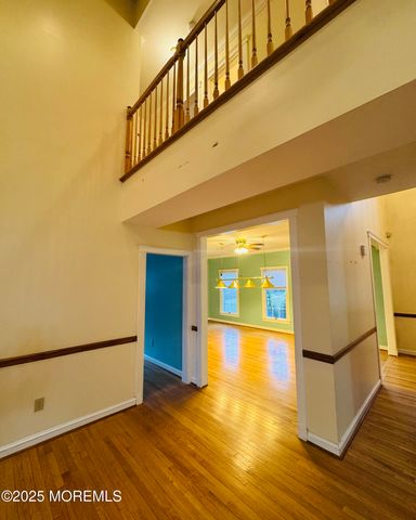 8 Ivy Lane, Wrightstown, NJ 08562