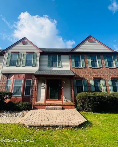 8 Ivy Lane, Wrightstown, NJ 08562