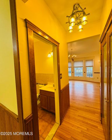 8 Ivy Lane, Wrightstown, NJ 08562