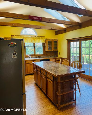 8 Ivy Lane, Wrightstown, NJ 08562