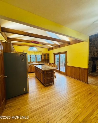 8 Ivy Lane, Wrightstown, NJ 08562