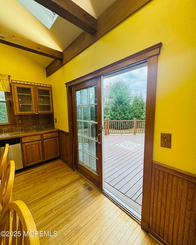 8 Ivy Lane, Wrightstown, NJ 08562