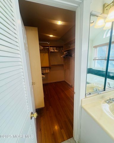 8 Ivy Lane, Wrightstown, NJ 08562