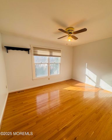 8 Ivy Lane, Wrightstown, NJ 08562